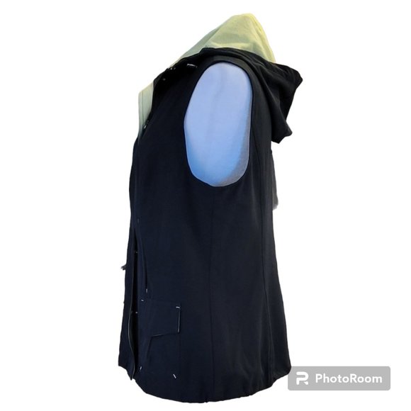 Chico's Zynergy UPF Black Hooded Vest with Mesh Zip Front NEW Sz 1 (Med) - Picture 7 of 14